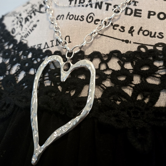 Heart Boho Link  Necklace. Boutique Piece for Your Collection - Picture 2 of 3